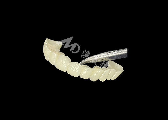 Wysokiej przejrzystości Zirconia Dental Bridge Silny i naturalny wygląd dla bezproblemowego odbudowy uśmiechu